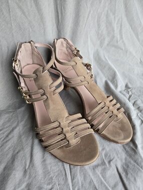 ✨ STUART WEITZMAN Blush Tan Suede Caged Strappy Ankle Sandals US 5✨